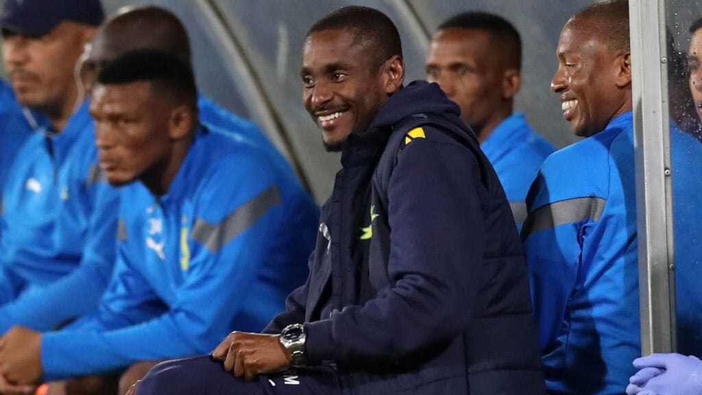 Rulani Mokwena on the Sundowns bench