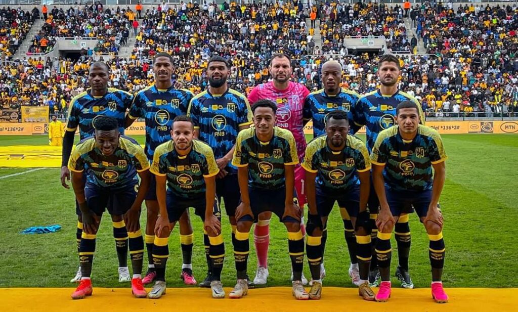 Cape Town City players pose for a photo before the MTN clasb with Kaizer Chiefs.
