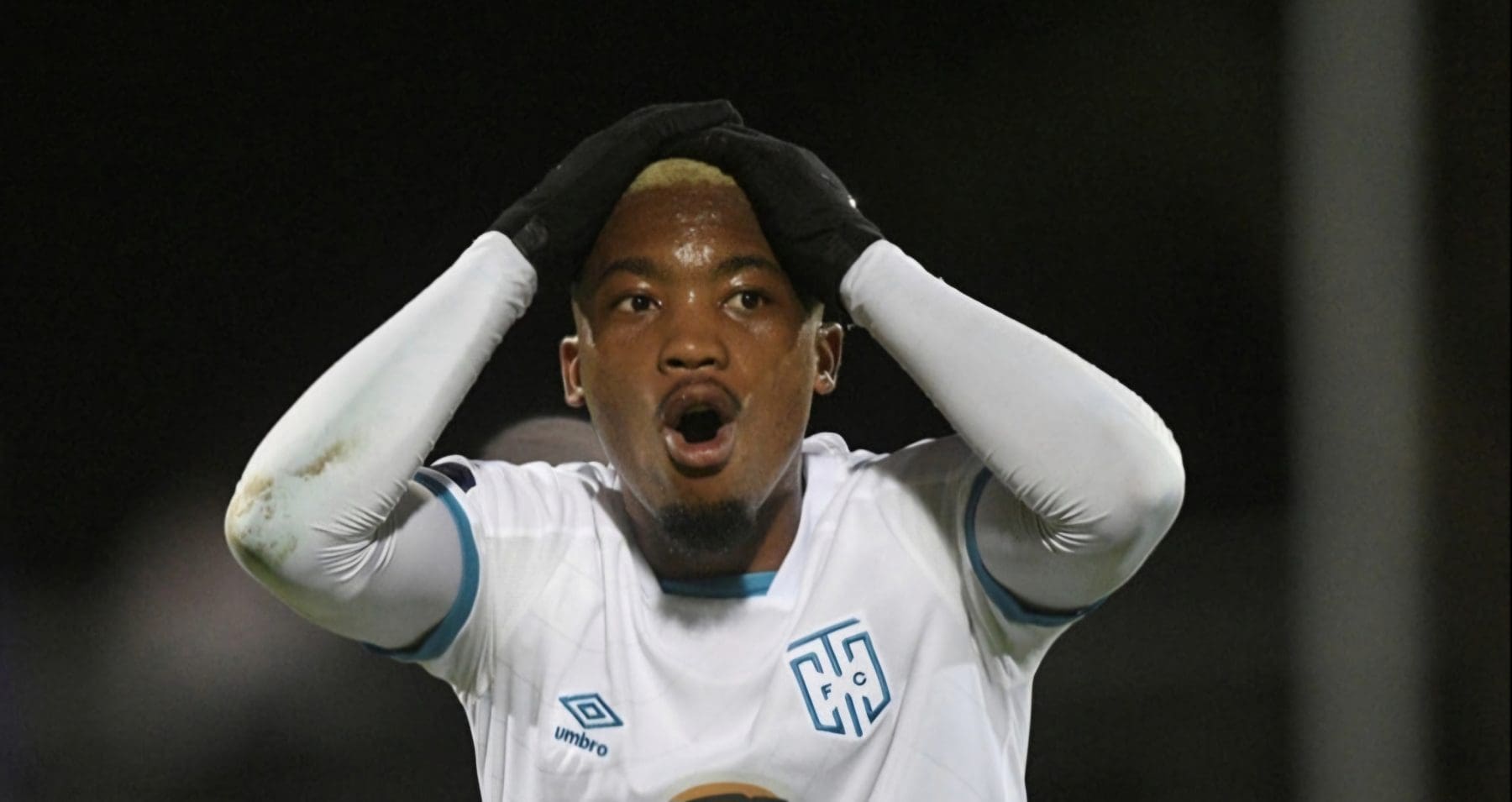 Eric Tinkler has expressed his worry over the availability of Khanyisa Mayo