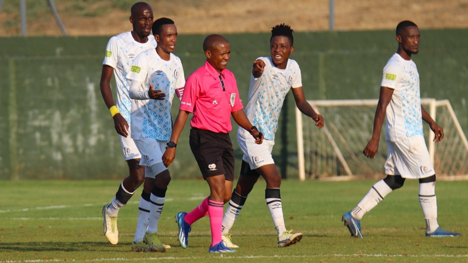 A war of words erupts between PSL coaches Pogiso Makhoye and Dan Malesela over bad refereeing