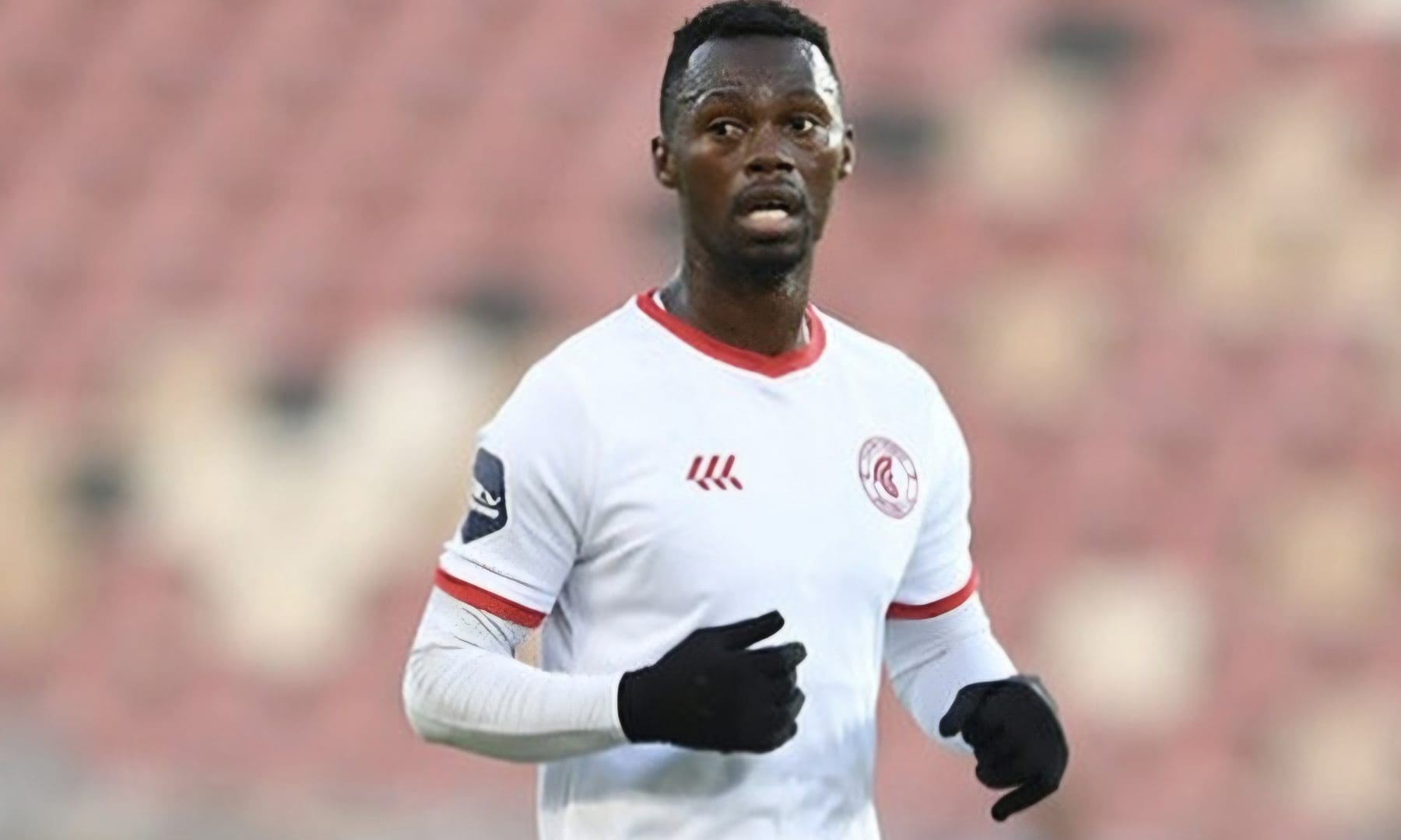 Ernst Middendorp has outlined the importance of having Thato Mokeke in his team.