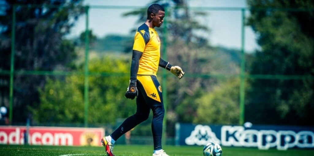 Bontle Molefe at Kaizer Chiefs training