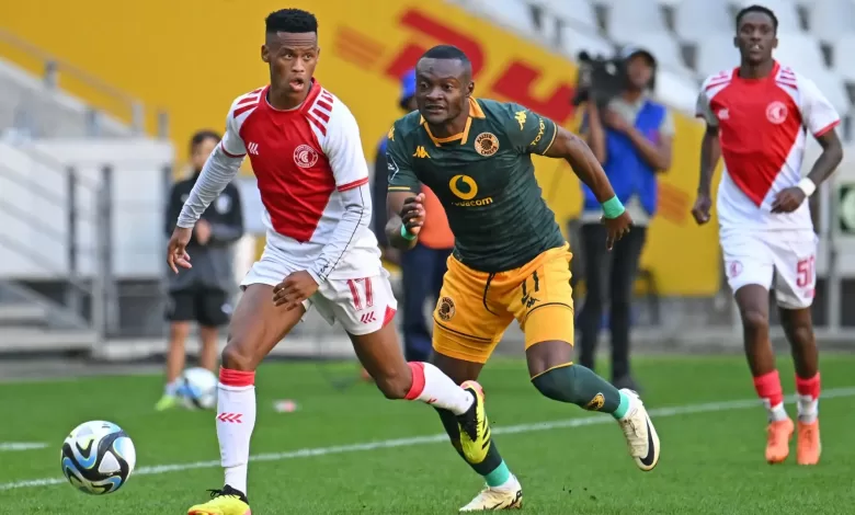 Asanele Velebayi of Cape Town Spurs in action against Kaizer Chiefs