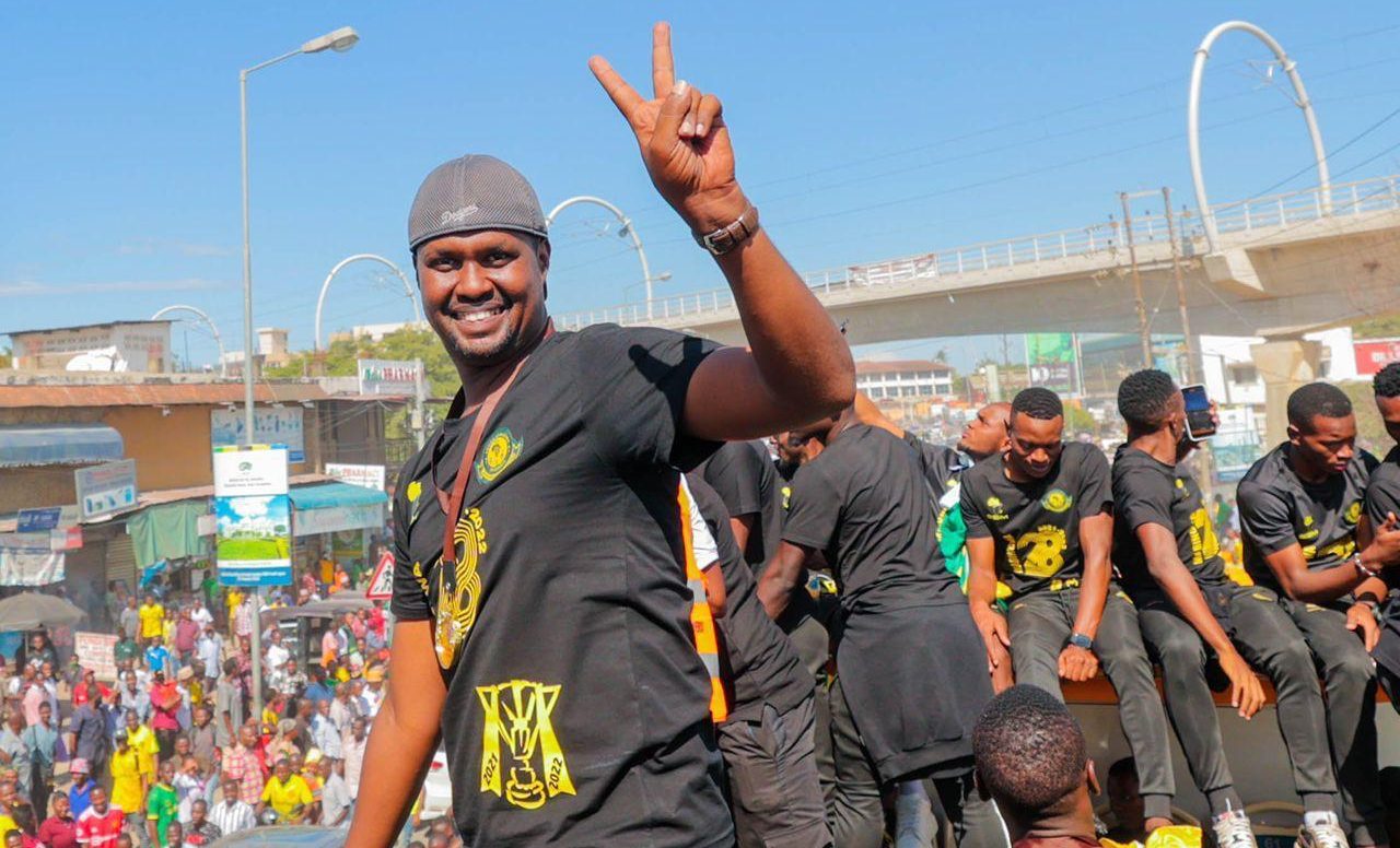 Cedric Kaze is set to be named as the new assistant coach for Kaizer Chiefs, filling the void left by Fernando Da Cruz.