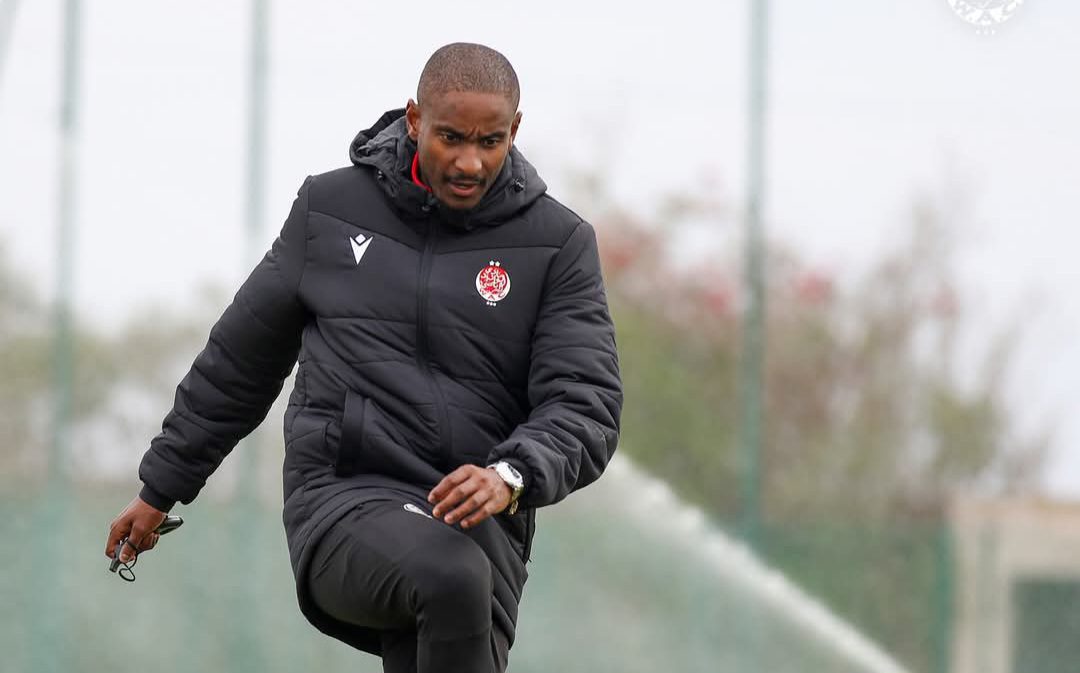 Rulani Mokwena at Wydad AC training
