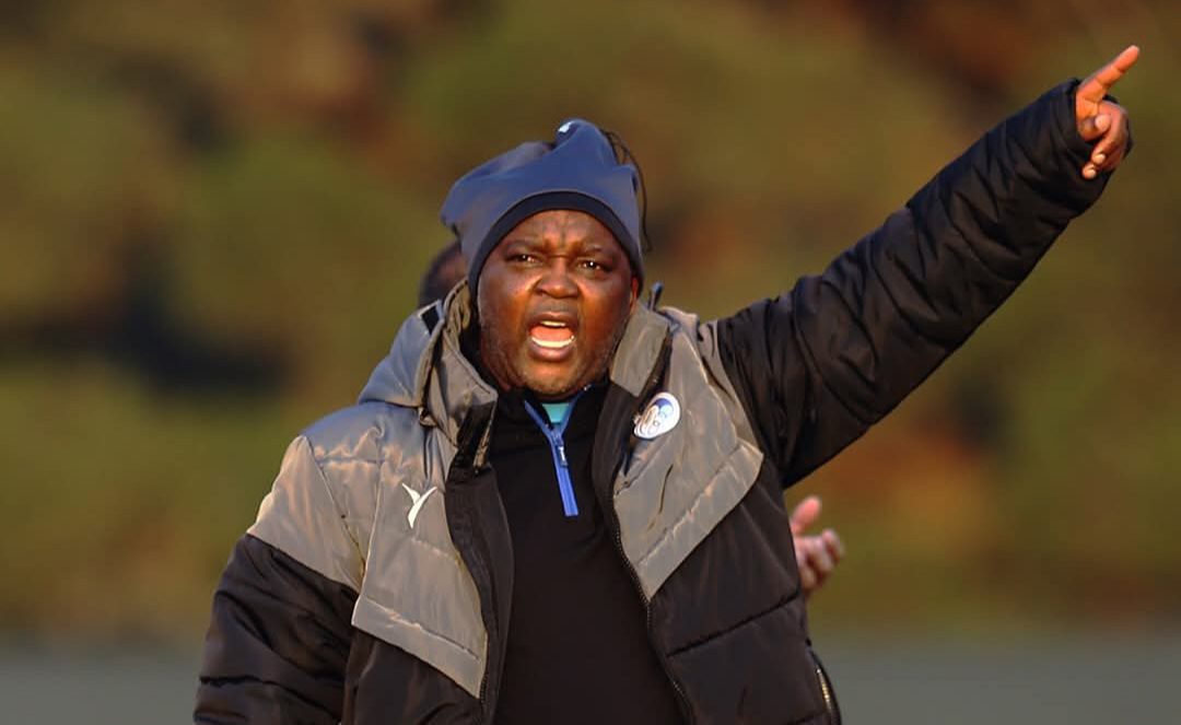 Pitso Mosimane at Esteghlal training