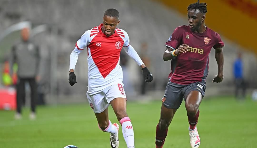 Former Mamelodi Sundowns midfielder Luvuyo Phewa in action for Cape Town Spurs