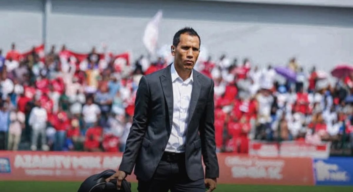 Simba SC coach Fadlu Davids