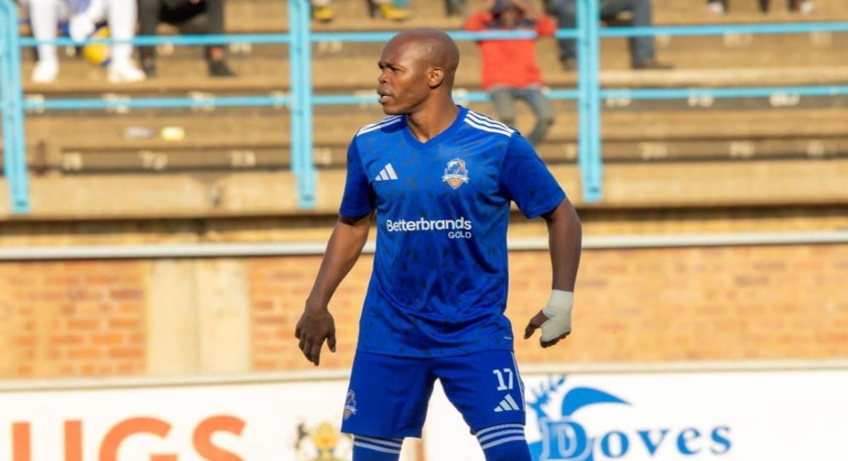 Knowledge Musona in Scottland FC colors