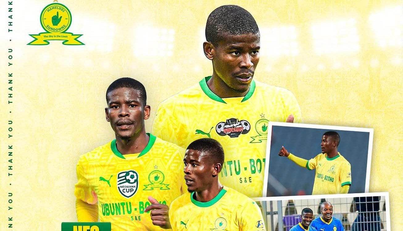 Neo Maema with Mamelodi Sundowns