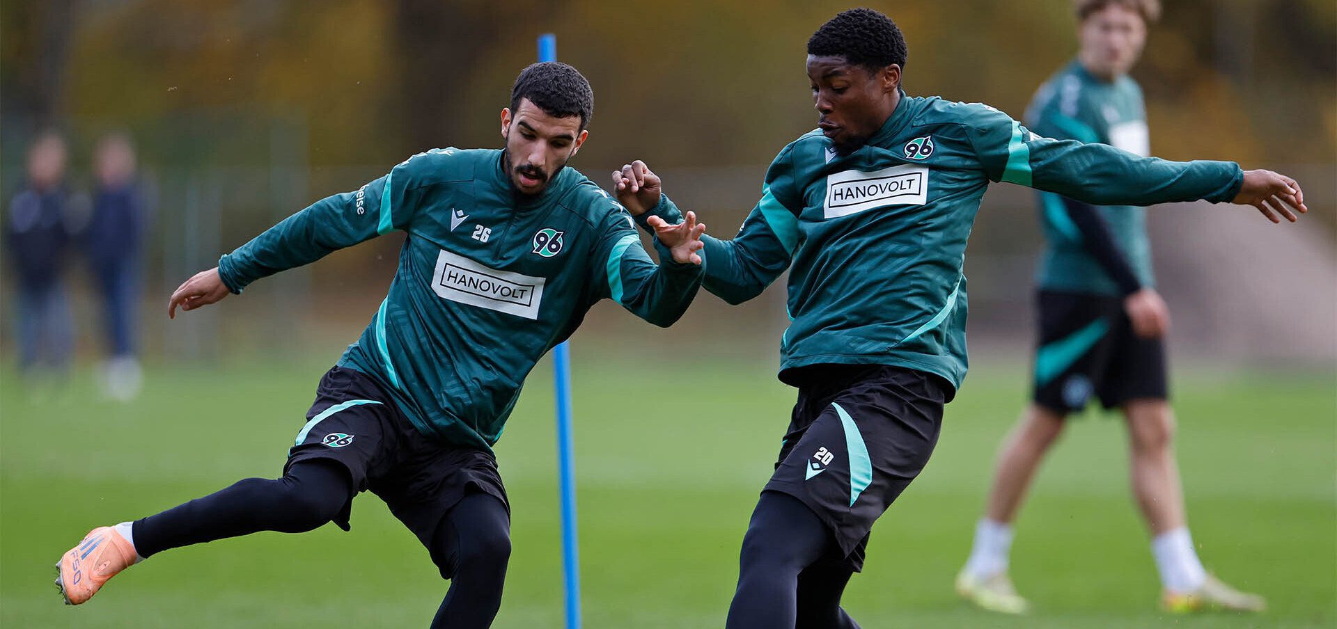 Ime Okon: Picture by Hannover 96