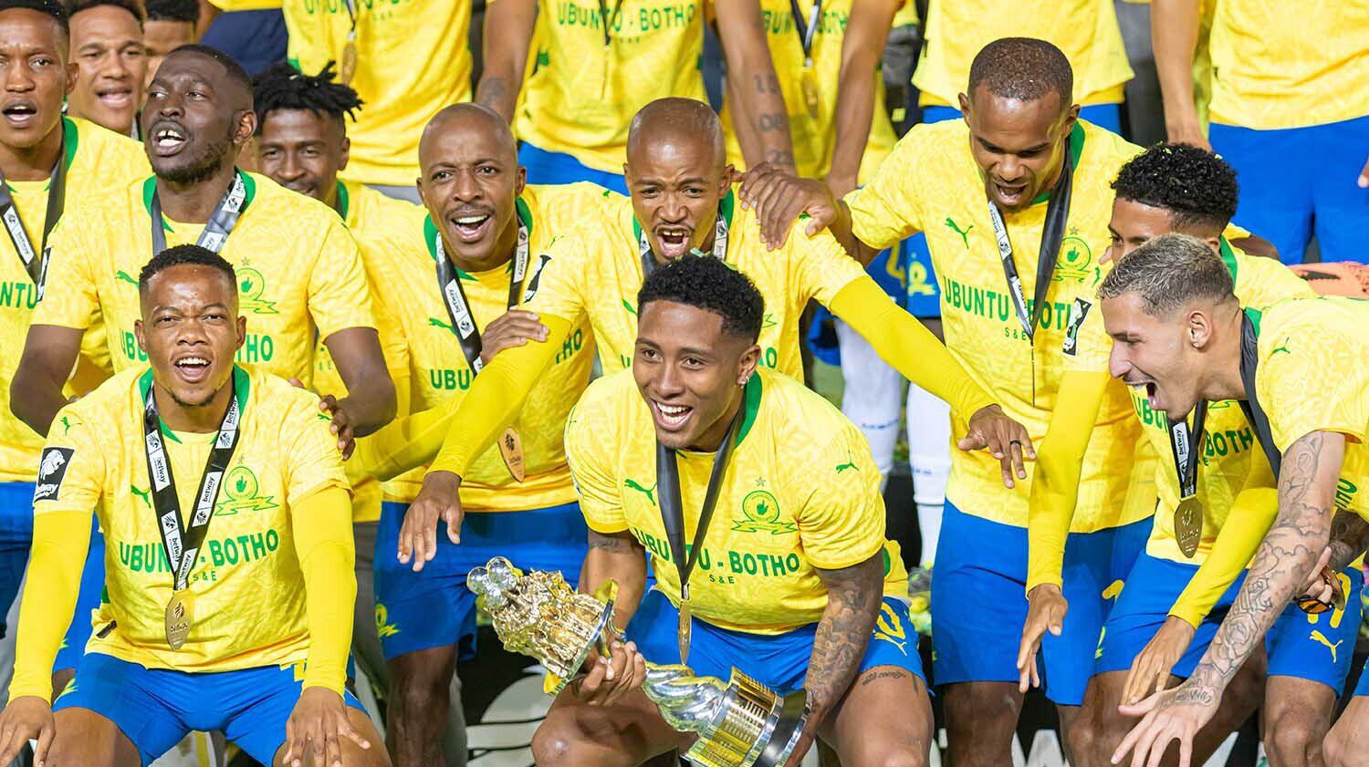 Lucas Ribeiro Costa and Mamelodi Sundowns players celebrating
