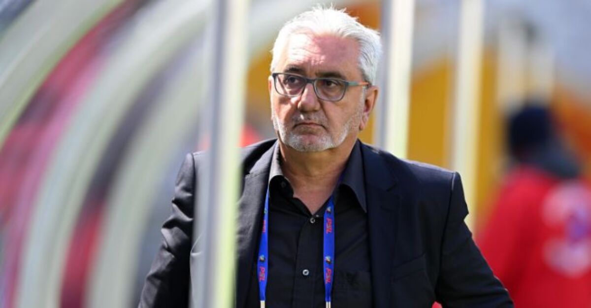 Cape Town Spurs Alexi Efstathiou walking