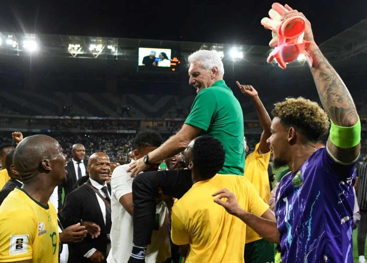 Hugo Broos worshipped by Bafana Bafana players at the Mbombela Stadium. Image: Bafana Bafana