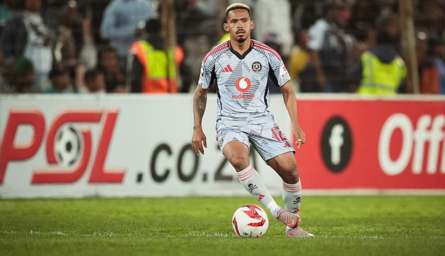 Oswin Appollis in action for Orlando Pirates