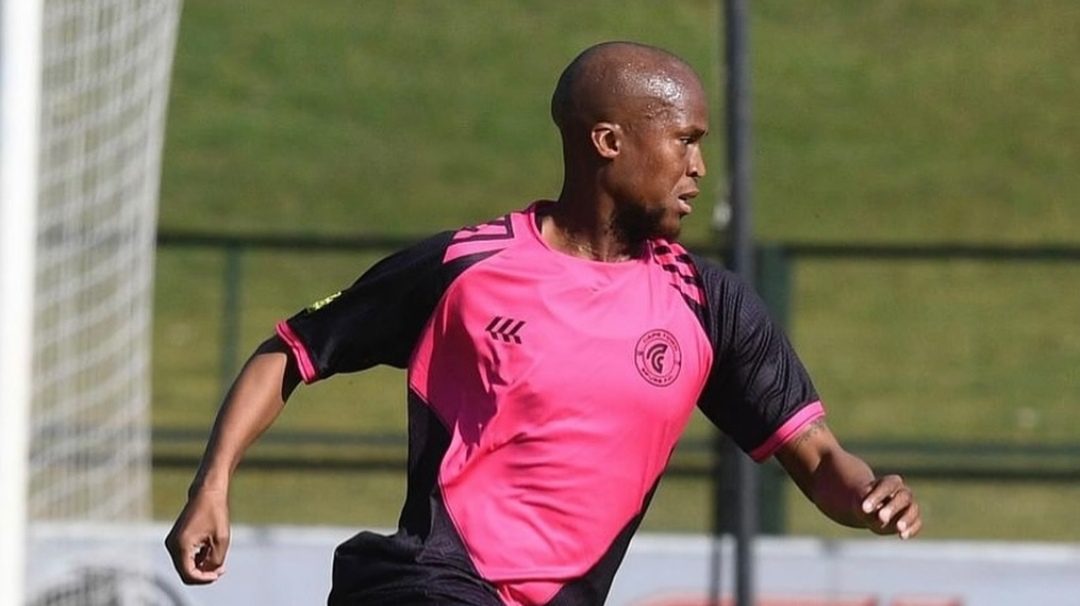 Tshepo Gumede with Cape Town Spurs