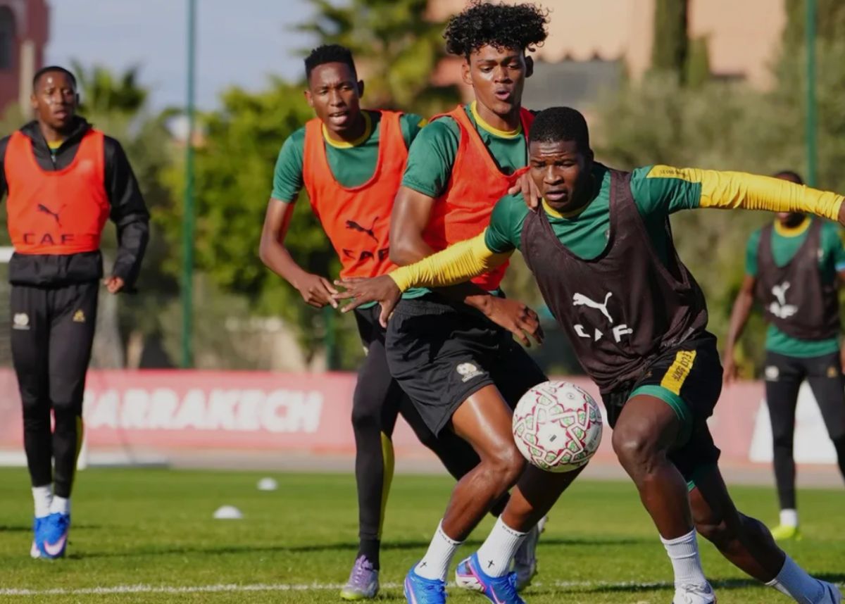 Bafana Bafana's Tylon Smith challenges Mbekezli Mbokazi during AFCON 2025 training in Agadir, Morocco. Image: Bafana Bafana