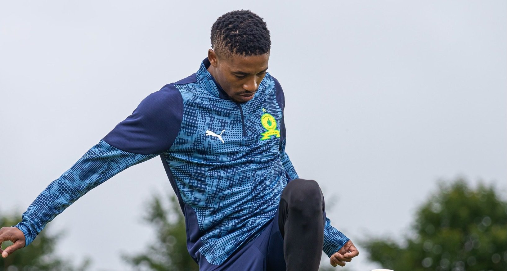 Monnapule Saleng training with Mamelodi Sundowns