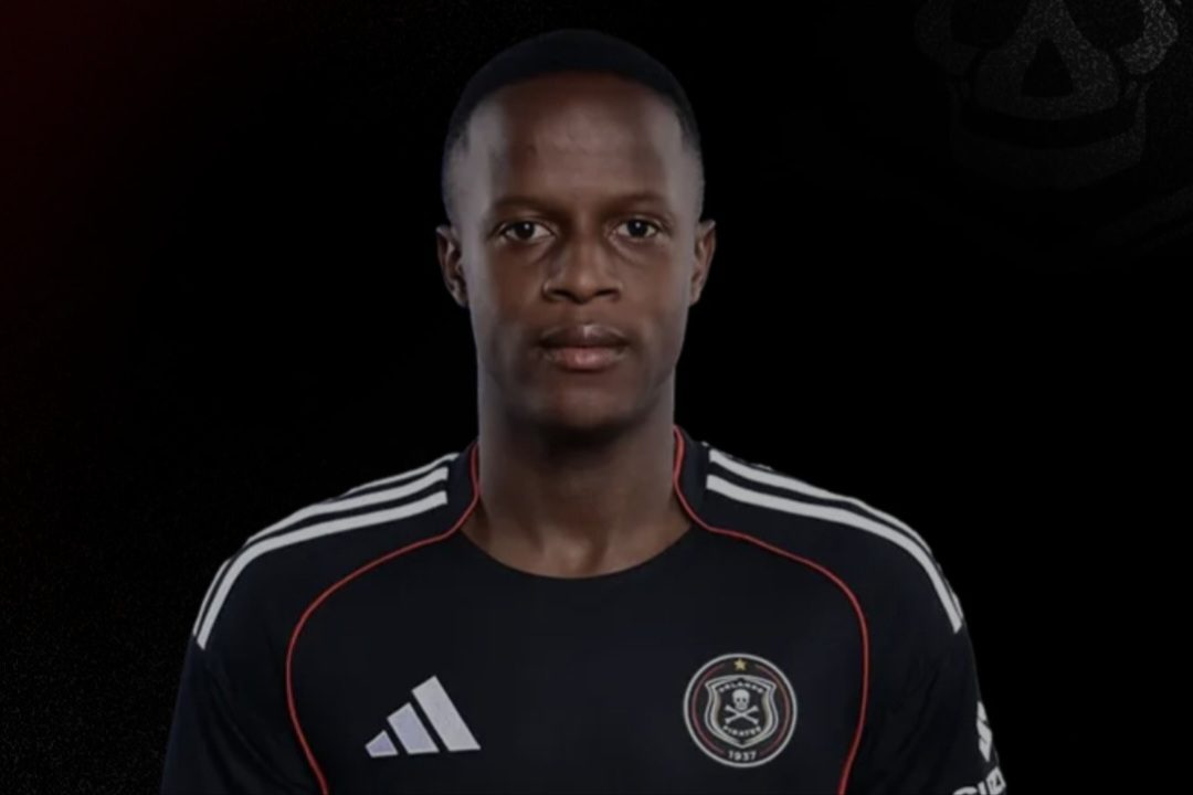 Official picture of Siyabonga Ndlozi at Orlando Pirates