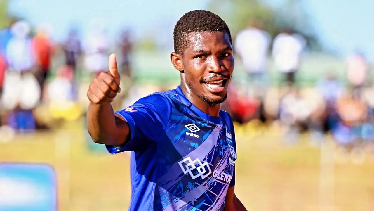 Ngezi Platinum Stars striker Takunda Benhura