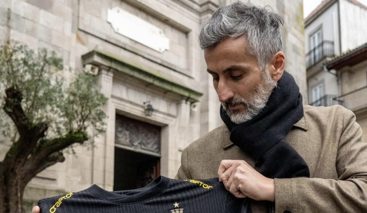 Jose Riveiro unveiling picture as AIK head coach