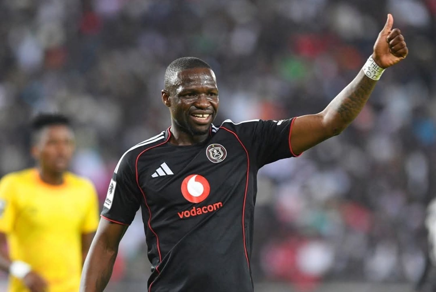 Tshegofatso Mabasa in Orlando Pirates colors