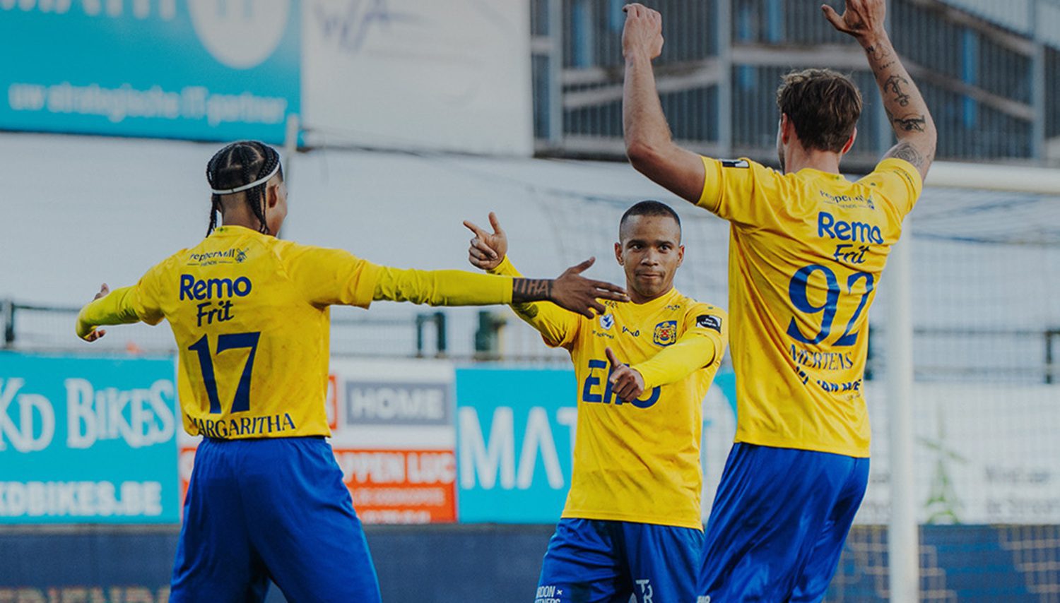 Kurt Abrahams [m] celebrates with SK Beveren teammates