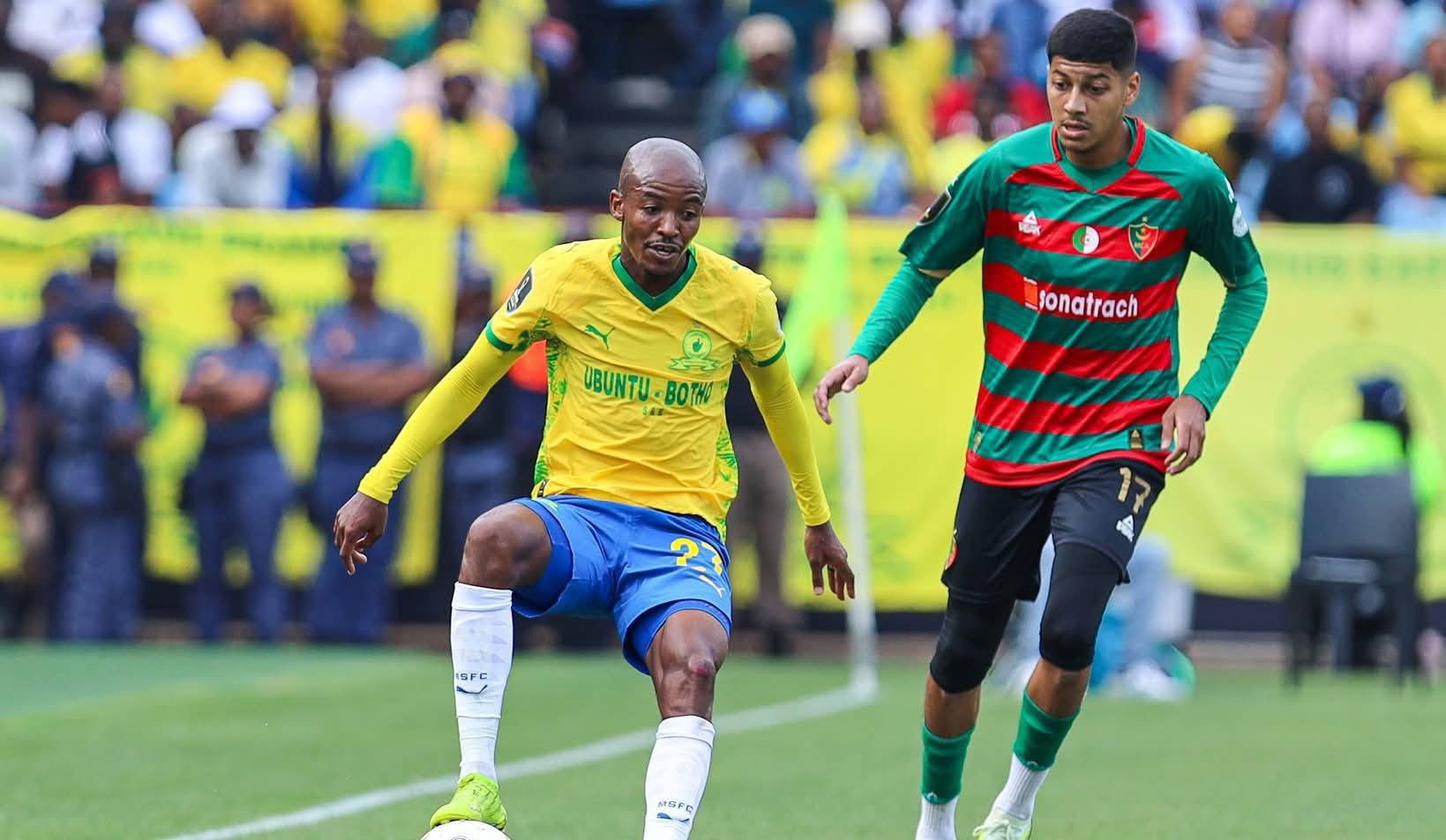 Mamelodi Sundowns and MC Alger in action