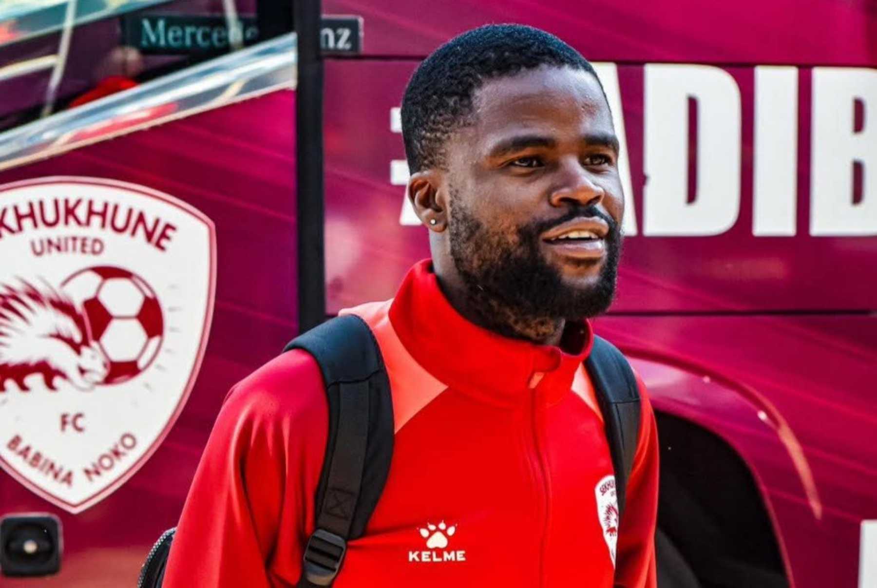 Lesedi Kapinga arriving for a match with Sekhukhune United