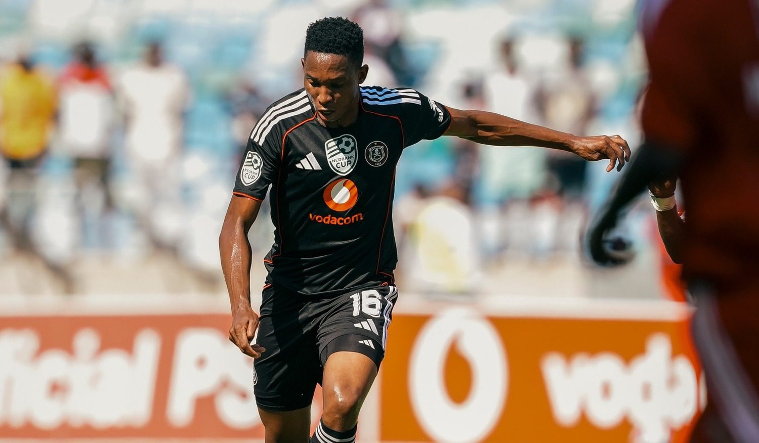 Thalente Mbatha shoots for Orlando Pirates