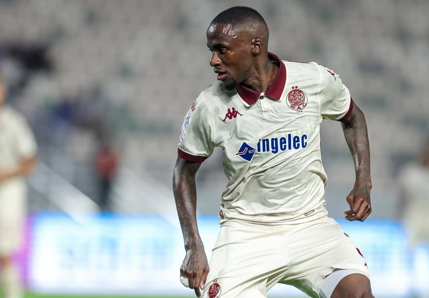 SA star Thembinkosi Lorch in action for Wydad AC