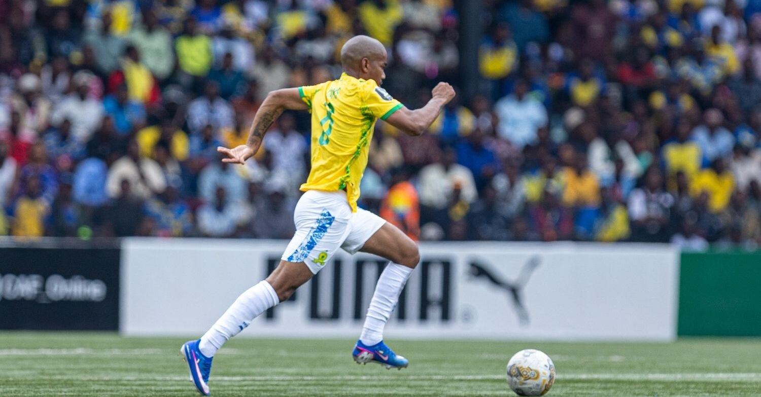 Jayden Adams of Mamelodi Sundowns dribbling the ball