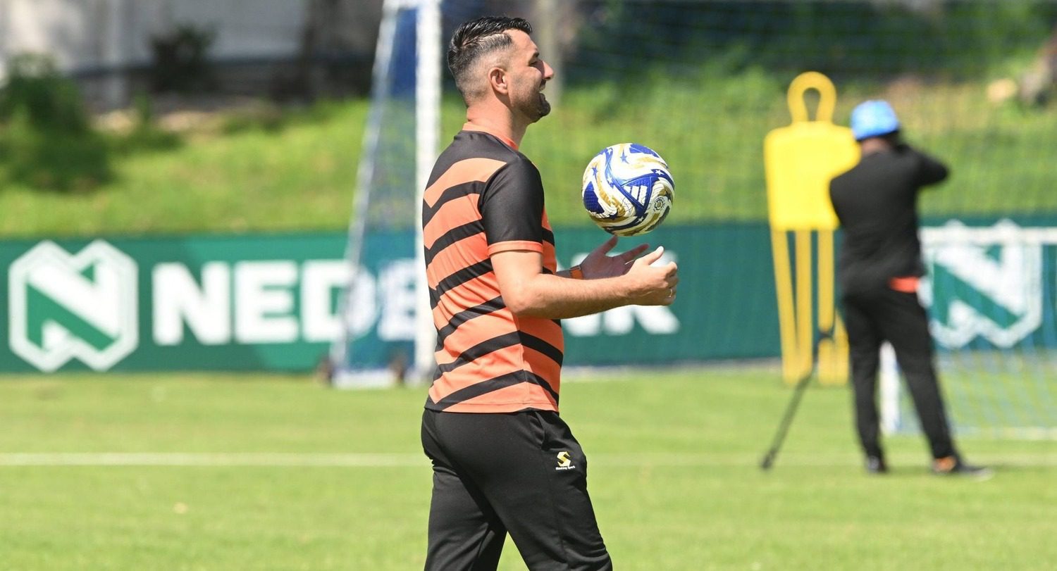 Adnan Beganovic conducting a TS Galaxy training session