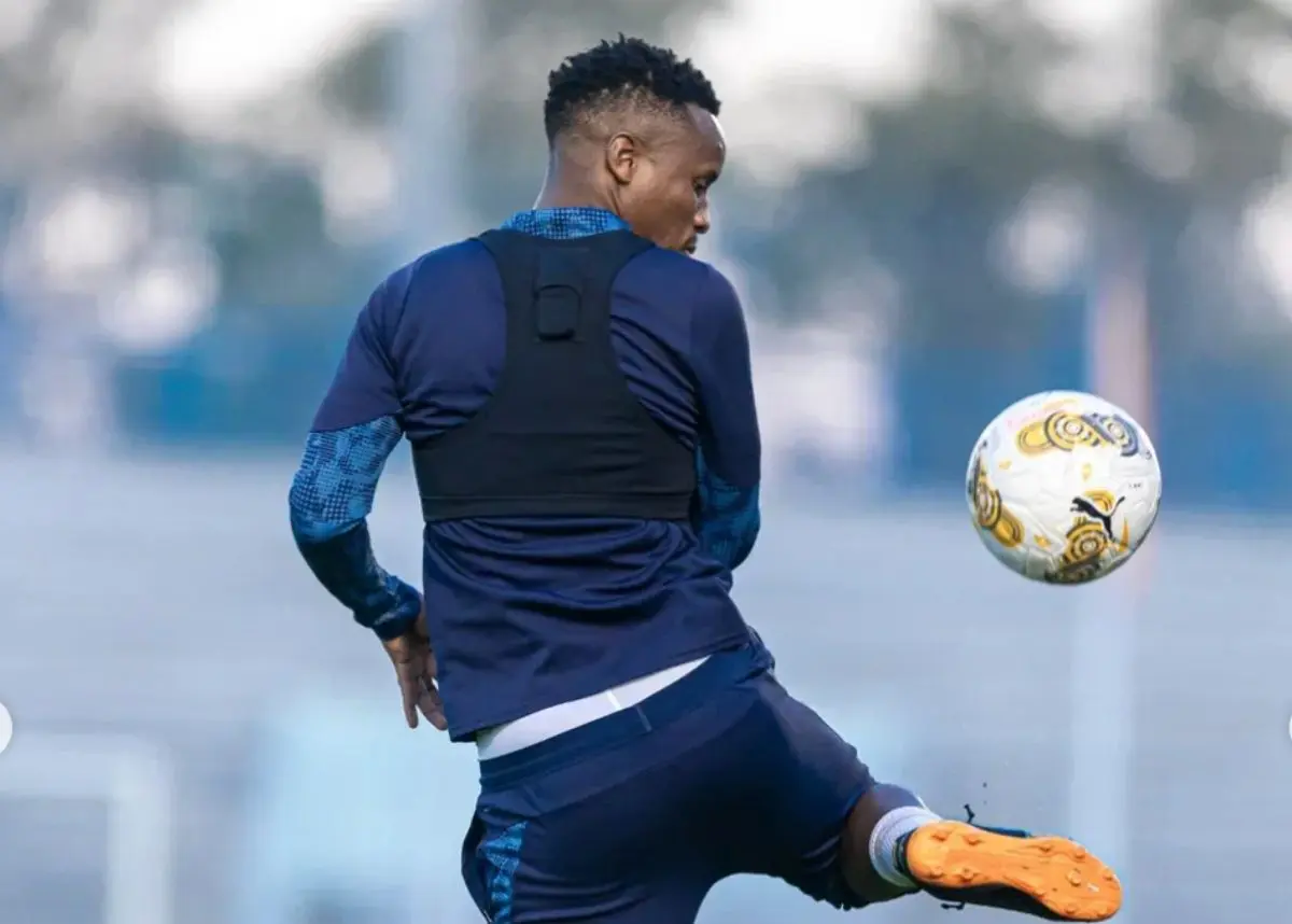 Themba Zwane warms up for Mamelodi Sundowns in the CAF Champions League. Image: Mamelodi Sundowns