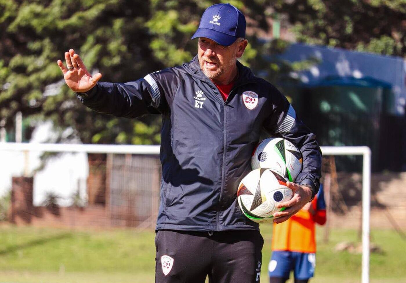 Eric Tinkler at training