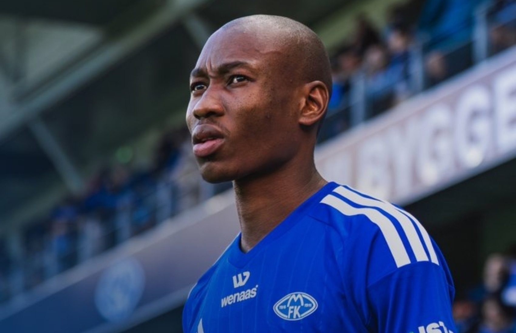 Samukele Kabini in Molde FK colors