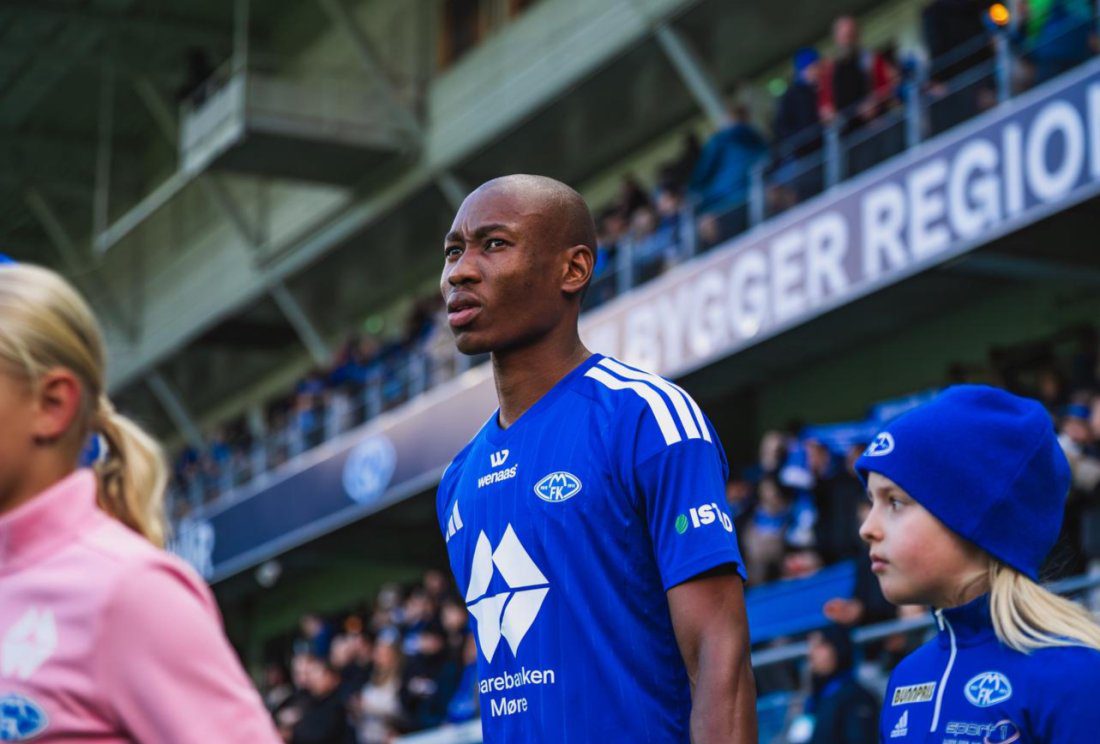 Samukele Kabini ahead of a Molde FK match.