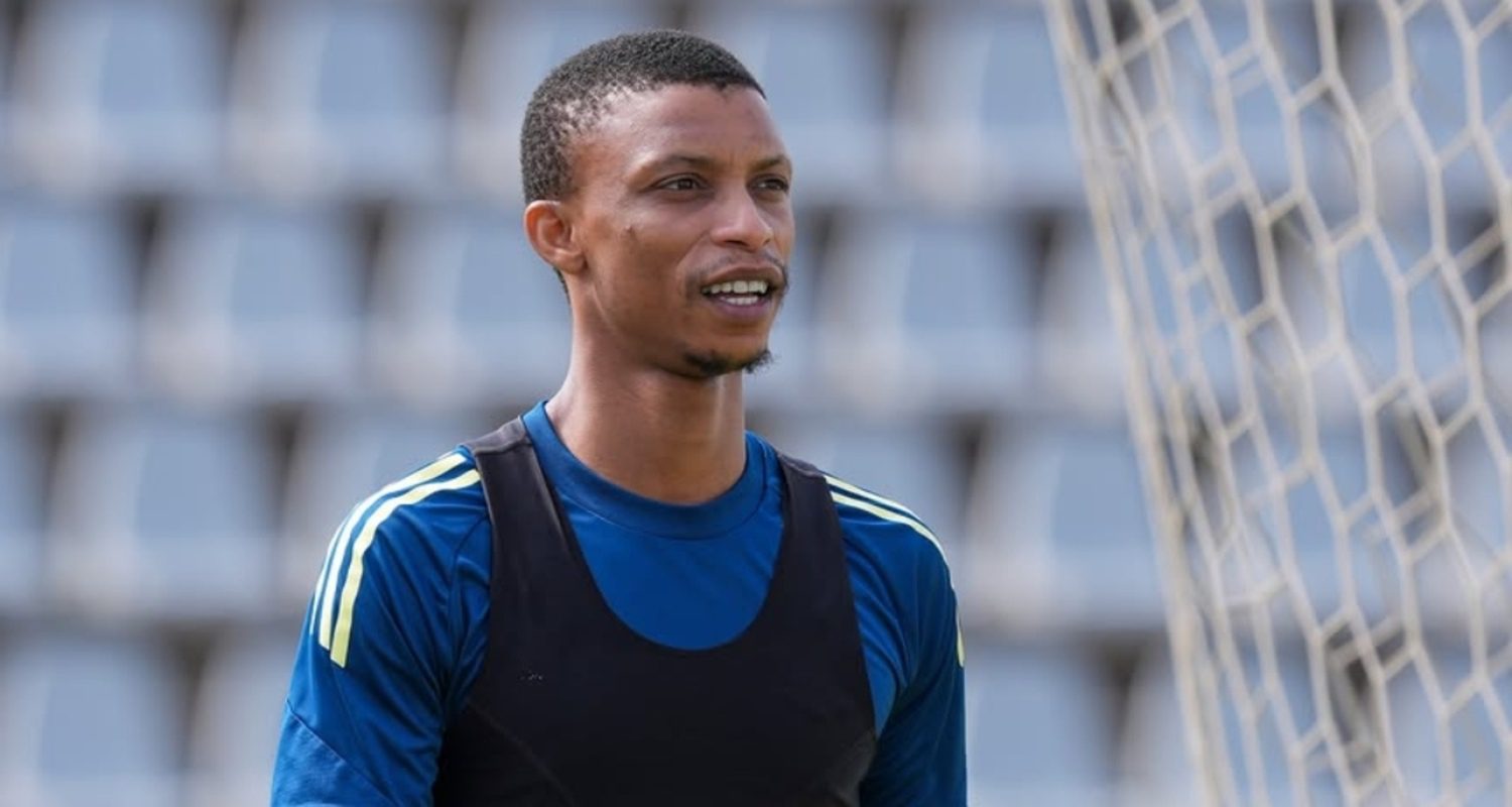 Sihle Nduli at Orlando Pirates training