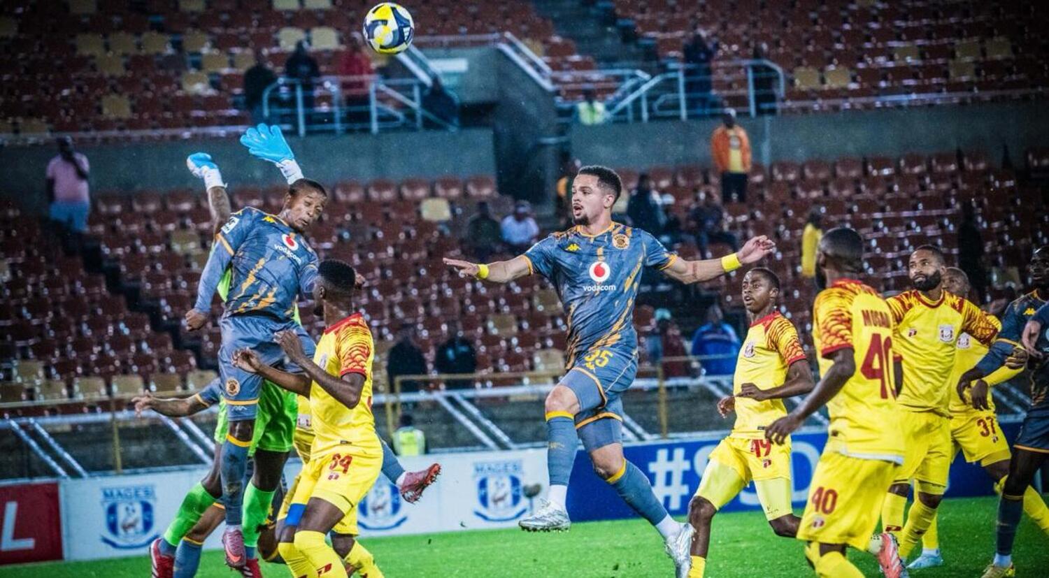 Kaizer Chiefs attacker Wandile Duba heads the ball against Magesi FC