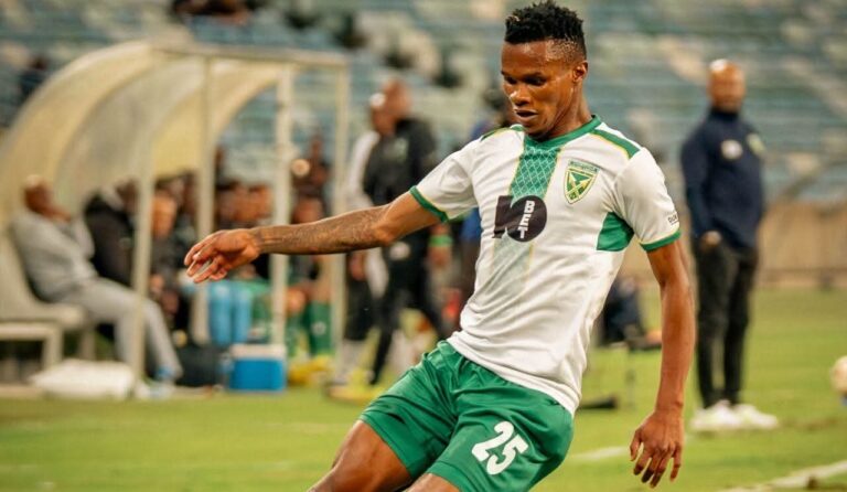 Ayabulela Maxwele with Golden Arrows