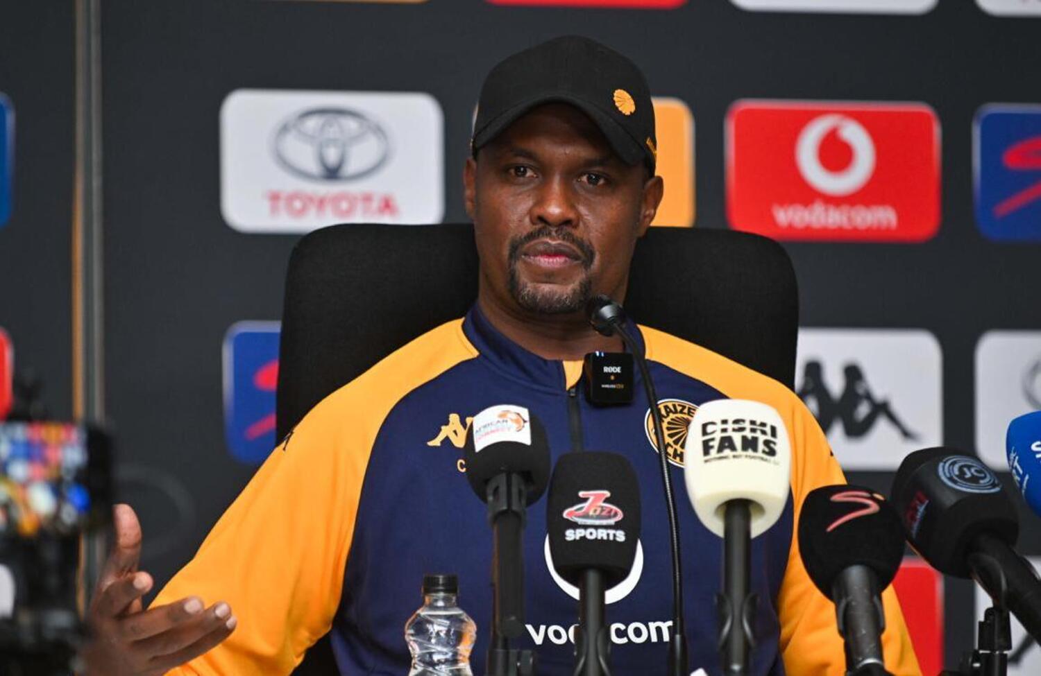 Cedric Kaze addressing a Kaizer Chiefs press conference