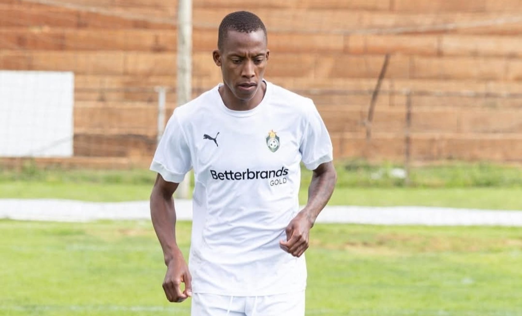 Mamelodi Sundowns left-back Divine Lunga in Zimbabwe colors