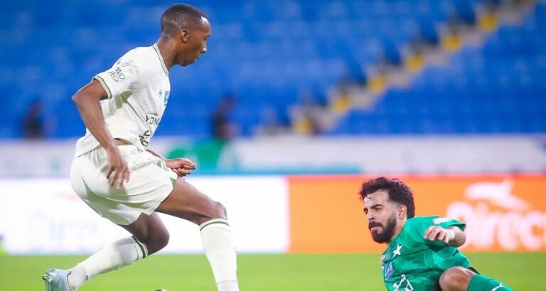 Elias Mokwana with Al-Hazem