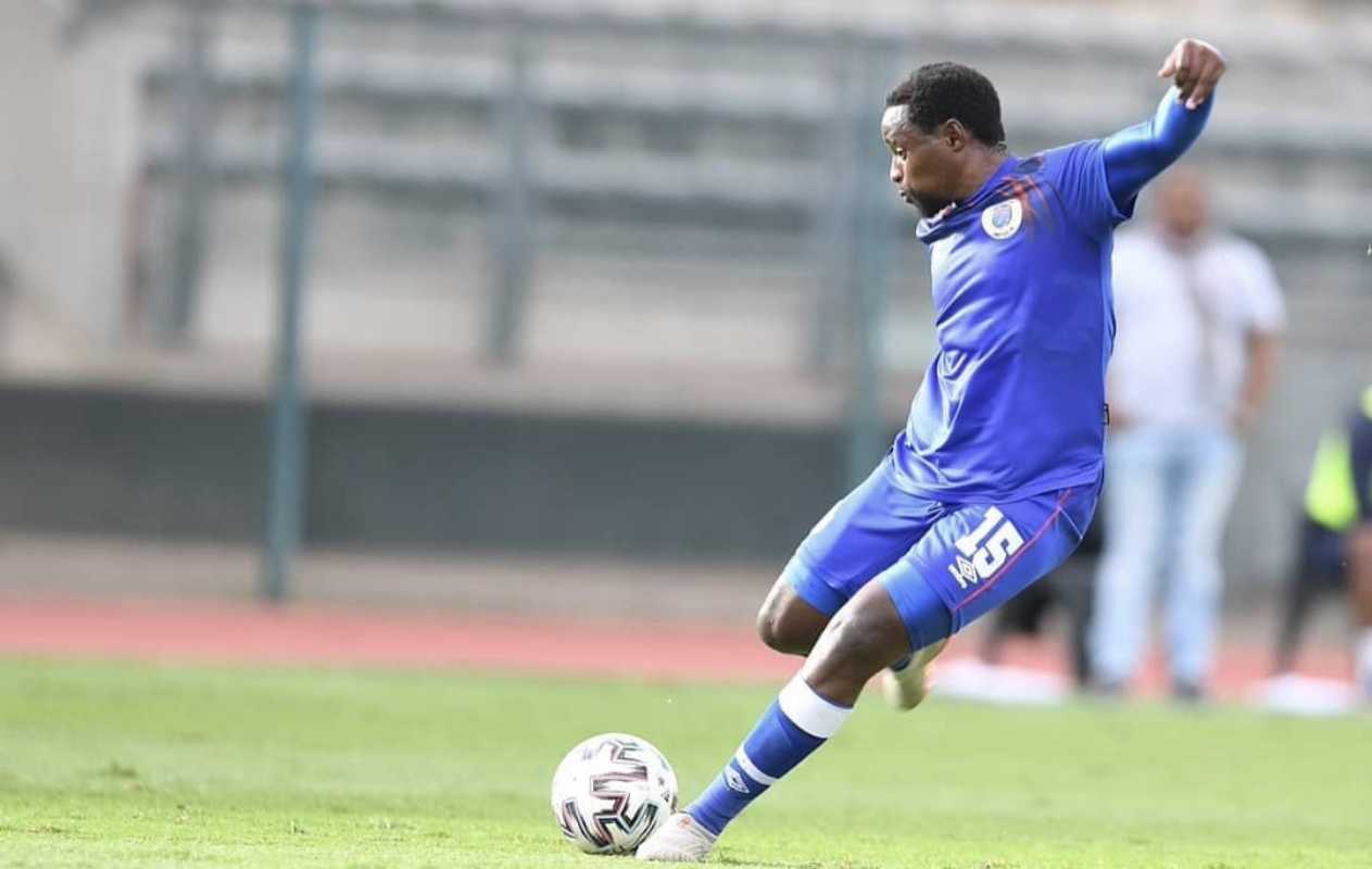 Lucky Mohomi in action for now-defunct SuperSport United.