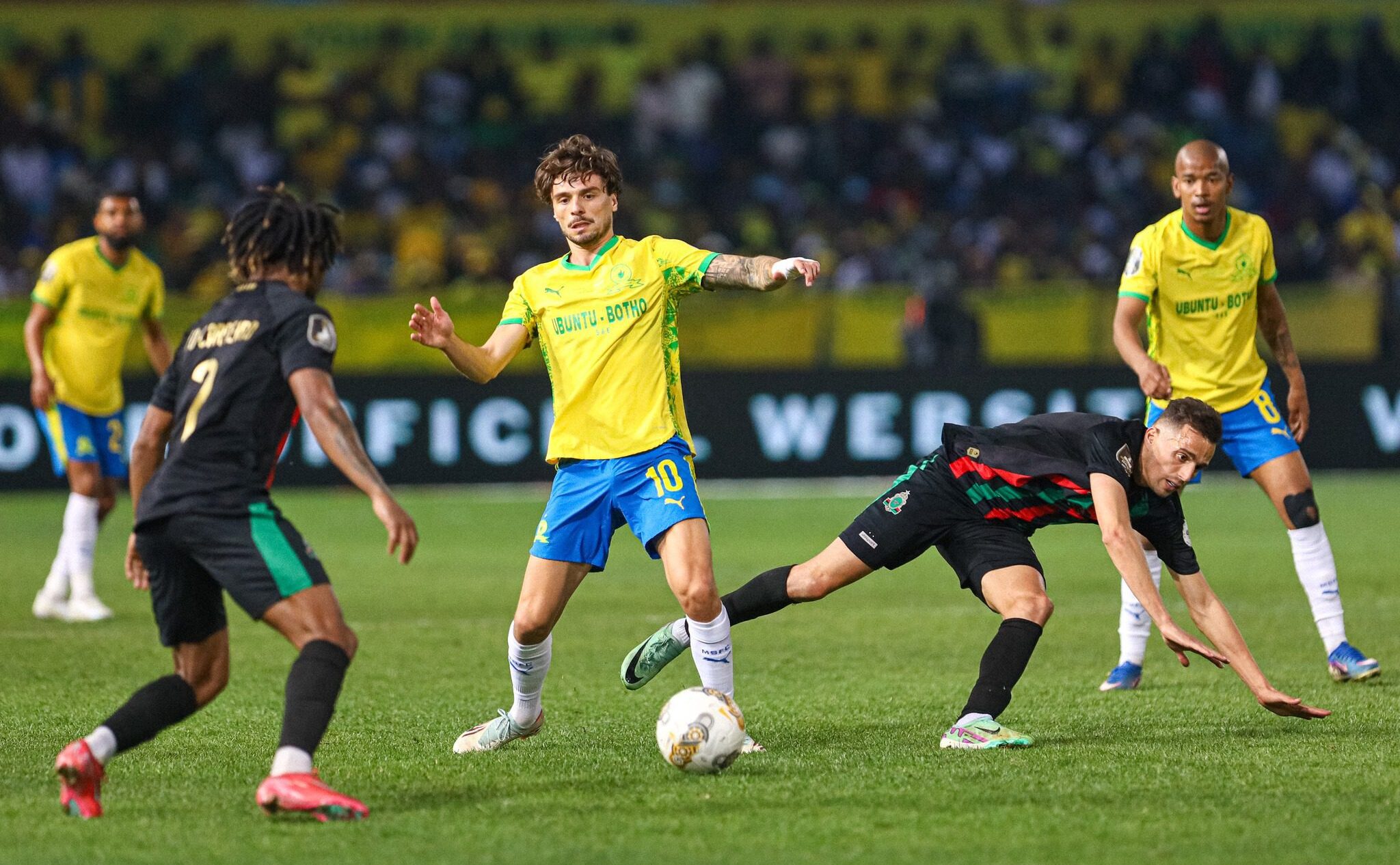 Mamelodi Sundowns versus AS FAR