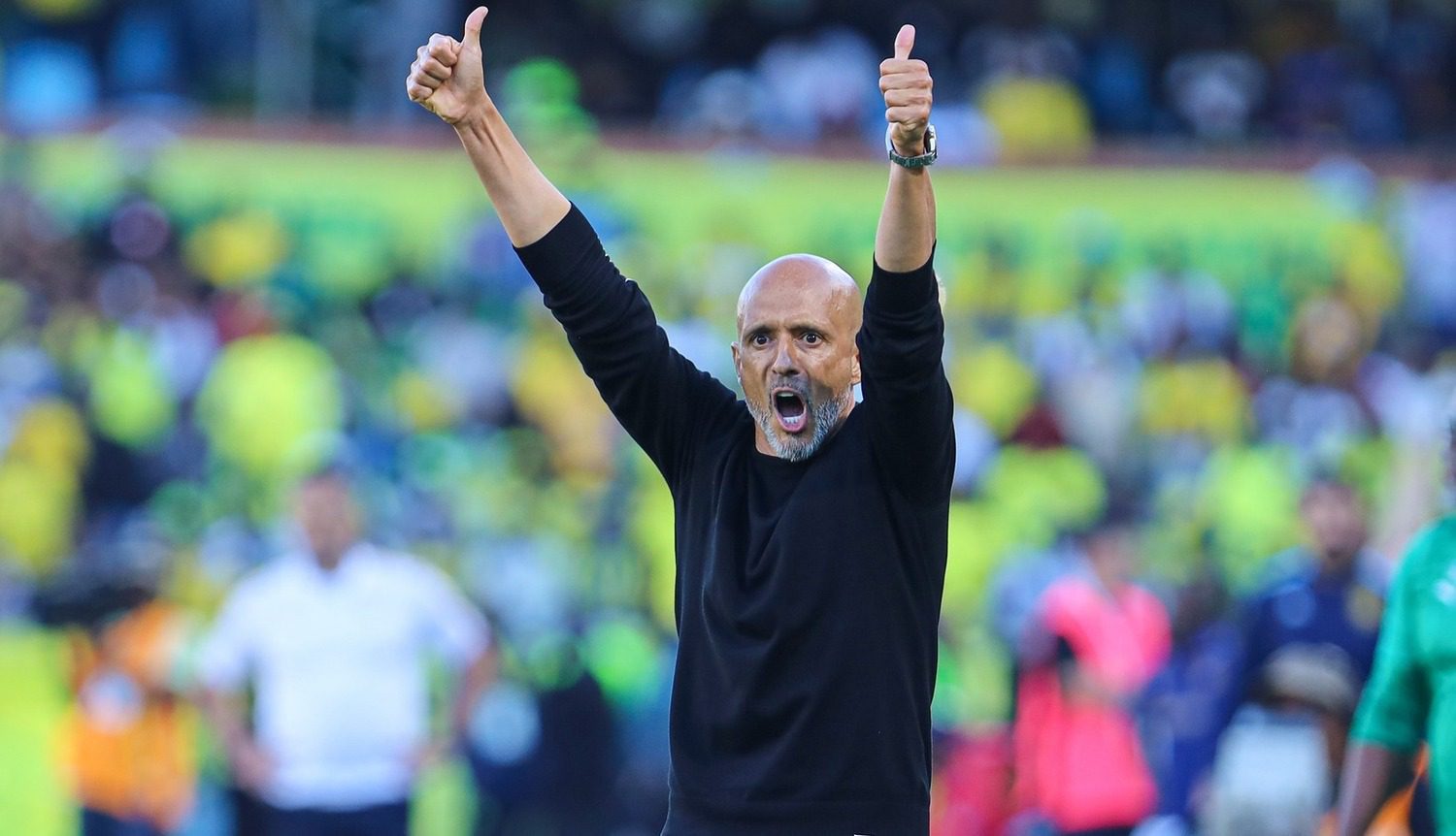 Mamelodi Sundowns coach Miguel Cardoso issuing instructions on the touchline